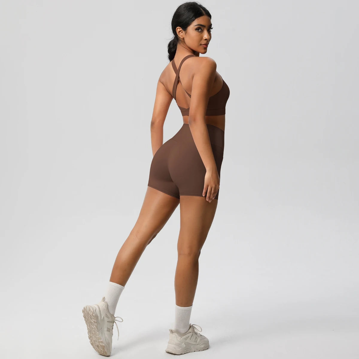 Hamidou 2PCS Sports Gym Yoga Set Women Beautiful Back Cross Straps Sports Bra Female Sportswear Quick-Dry Nude Pockets Shorts
